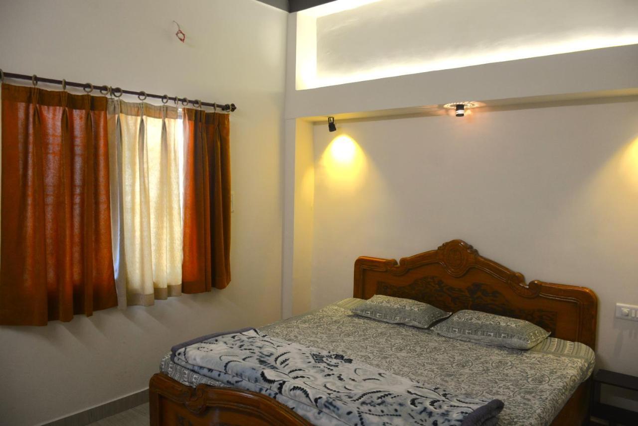 ג'אבלפור Malaiya Homestay - Grandeur Living Experience מראה חיצוני תמונה